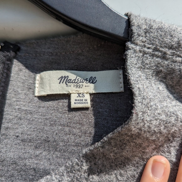 Madewell sleeveless gray top with side zippers - Picture 5 of 9